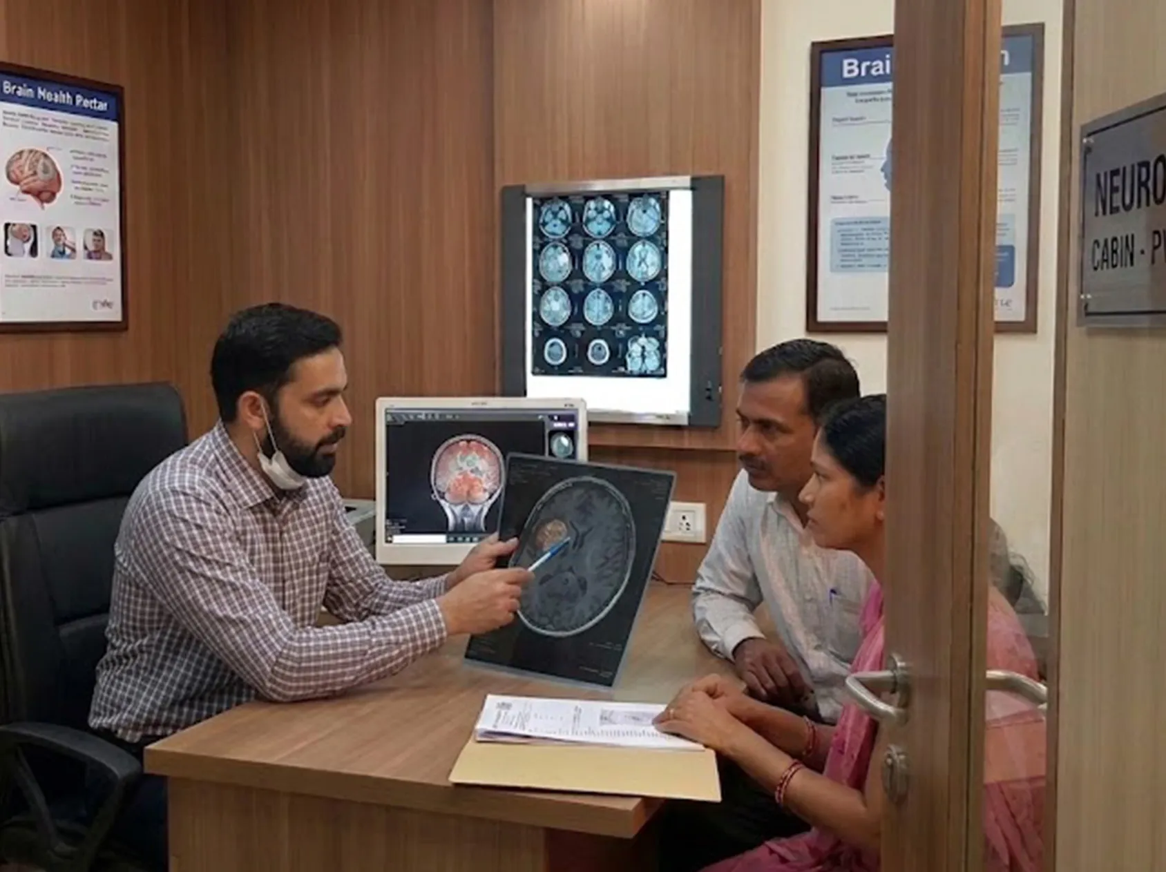ન્યુરોલોજી વિભાગ — કેર એન્ડ ક્યોર હોસ્પિટલ 1