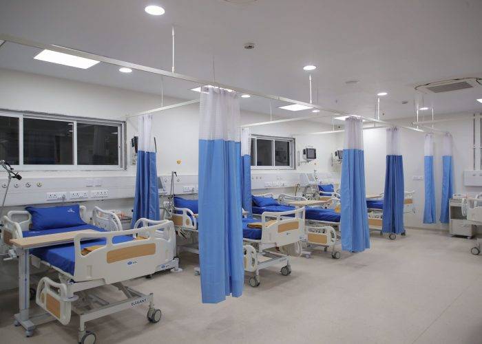 Best hospital in Ahmedabad with modern ward room